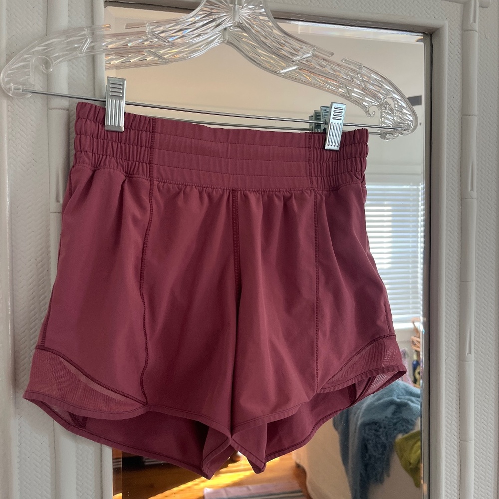 Lululemon Hotty Hot High-Rise Lined Short 4"